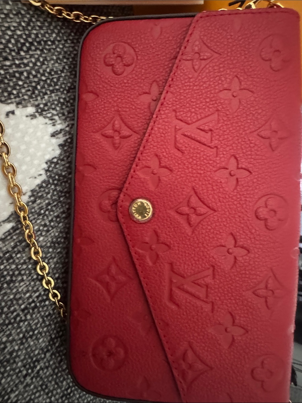 Louis Vuitton Red Monogram Embossed Chain Wallet Trio - Picture 4 of 6